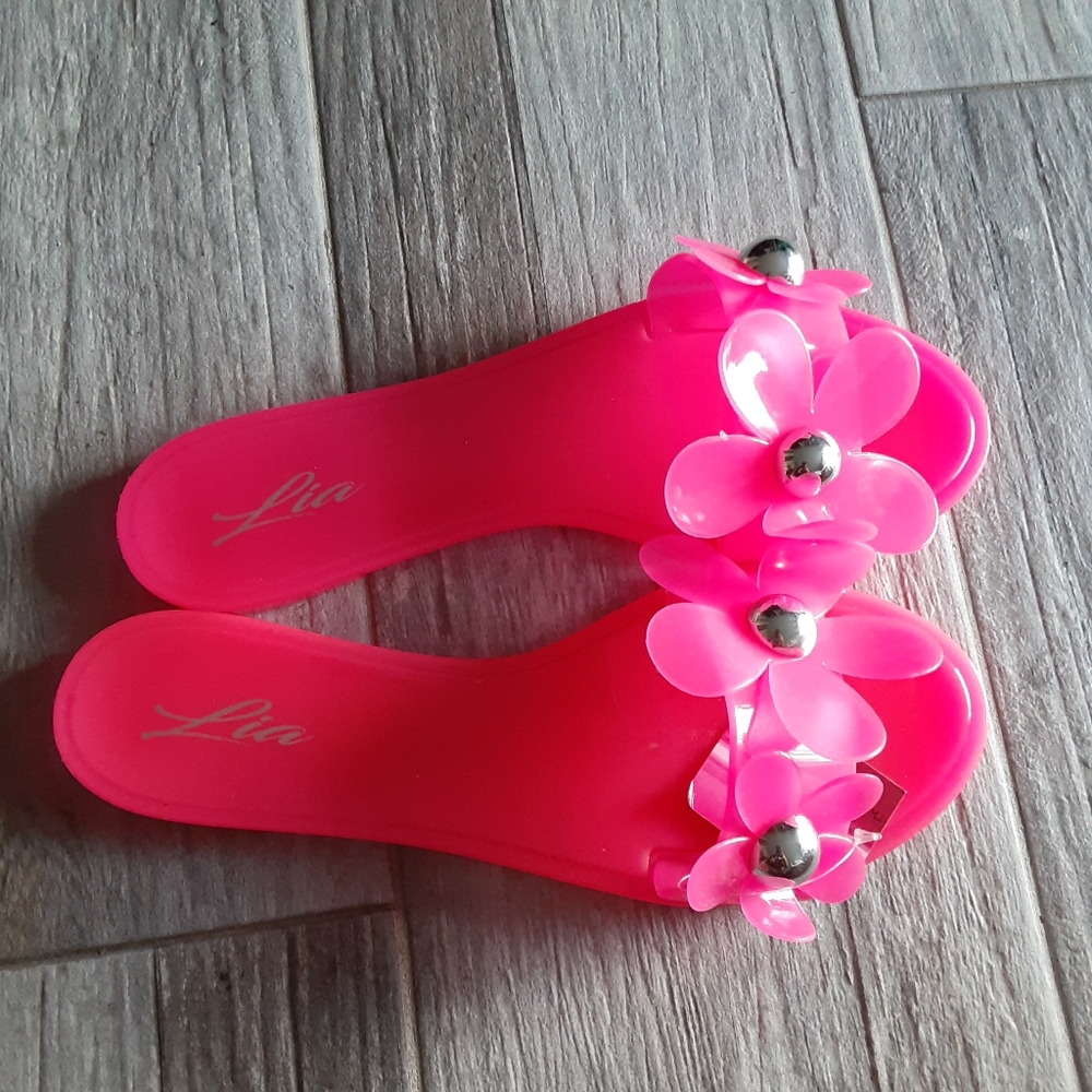 Women shoes - Picture 1 of 2